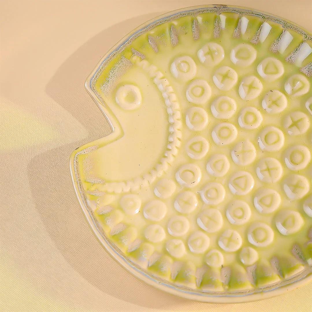8" Studio Pottery Embossed Fish Shaped Plate - Image 4