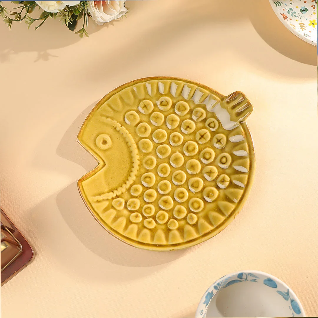 8" Studio Pottery Embossed Fish Shaped Plate - Image 7