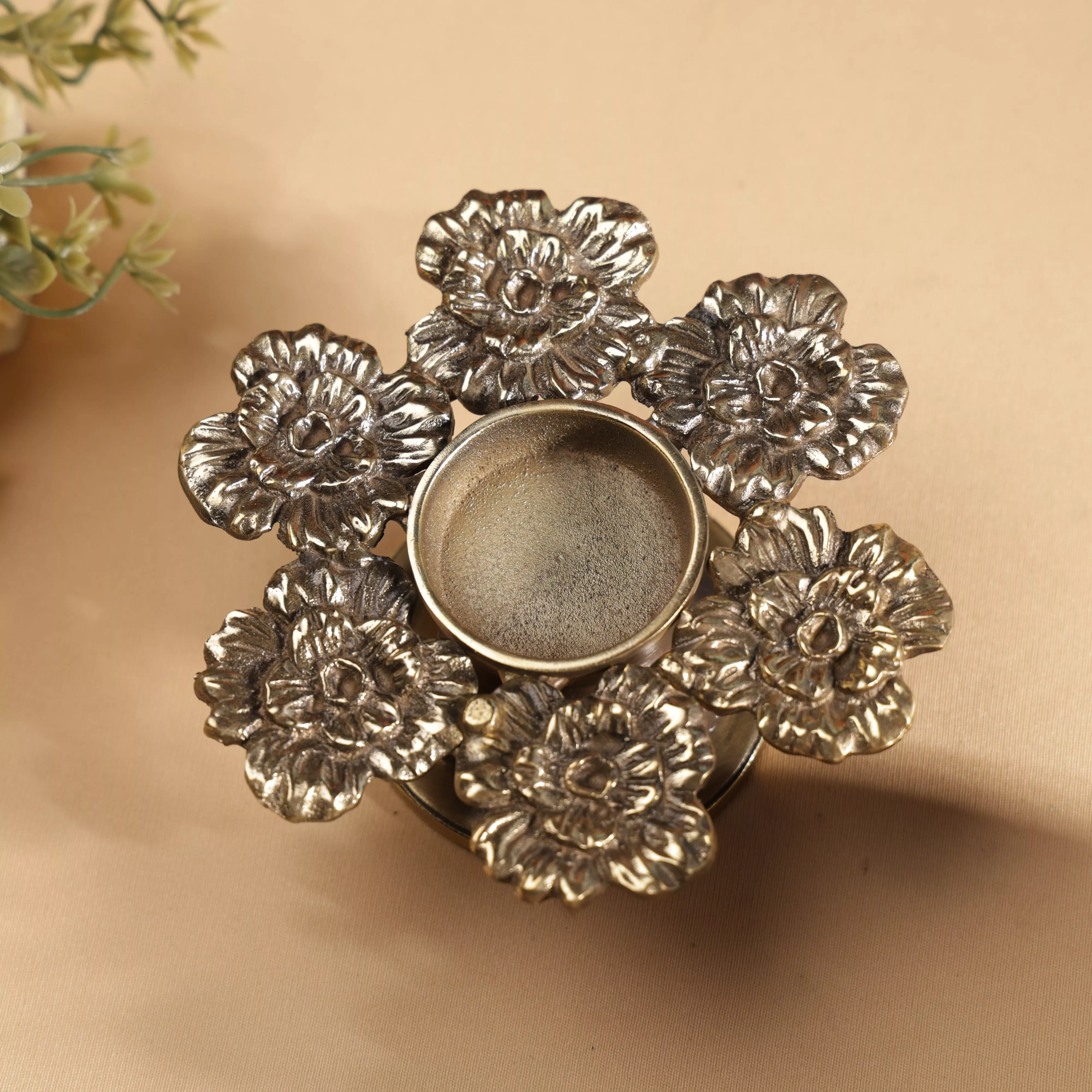 Antique Finish Brass Chrysanthemum Flowers T-Light Candle Holder - Image 3