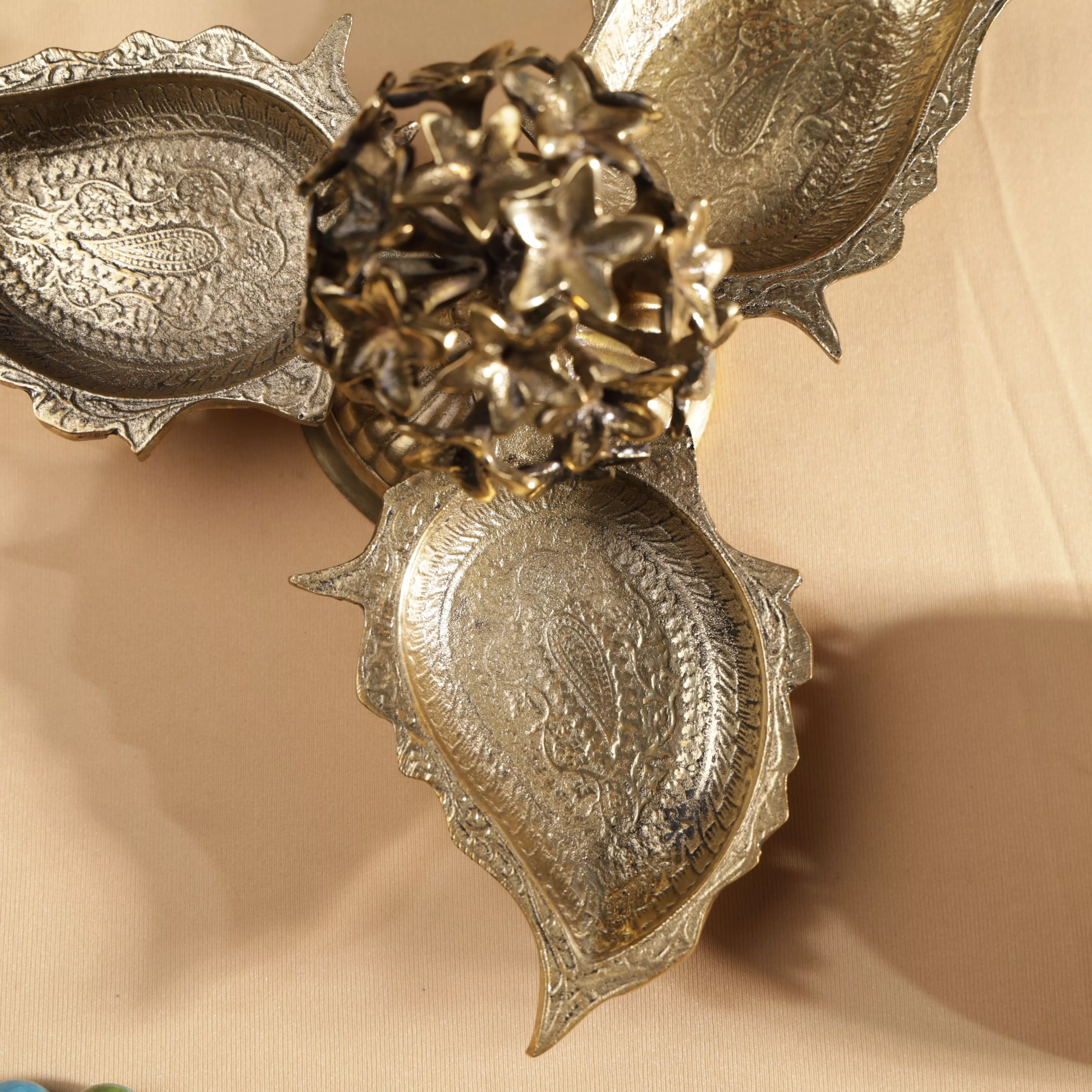 Antique Finish Brass Jasmine Flower Centred Tri Bowl Platter - Image 3