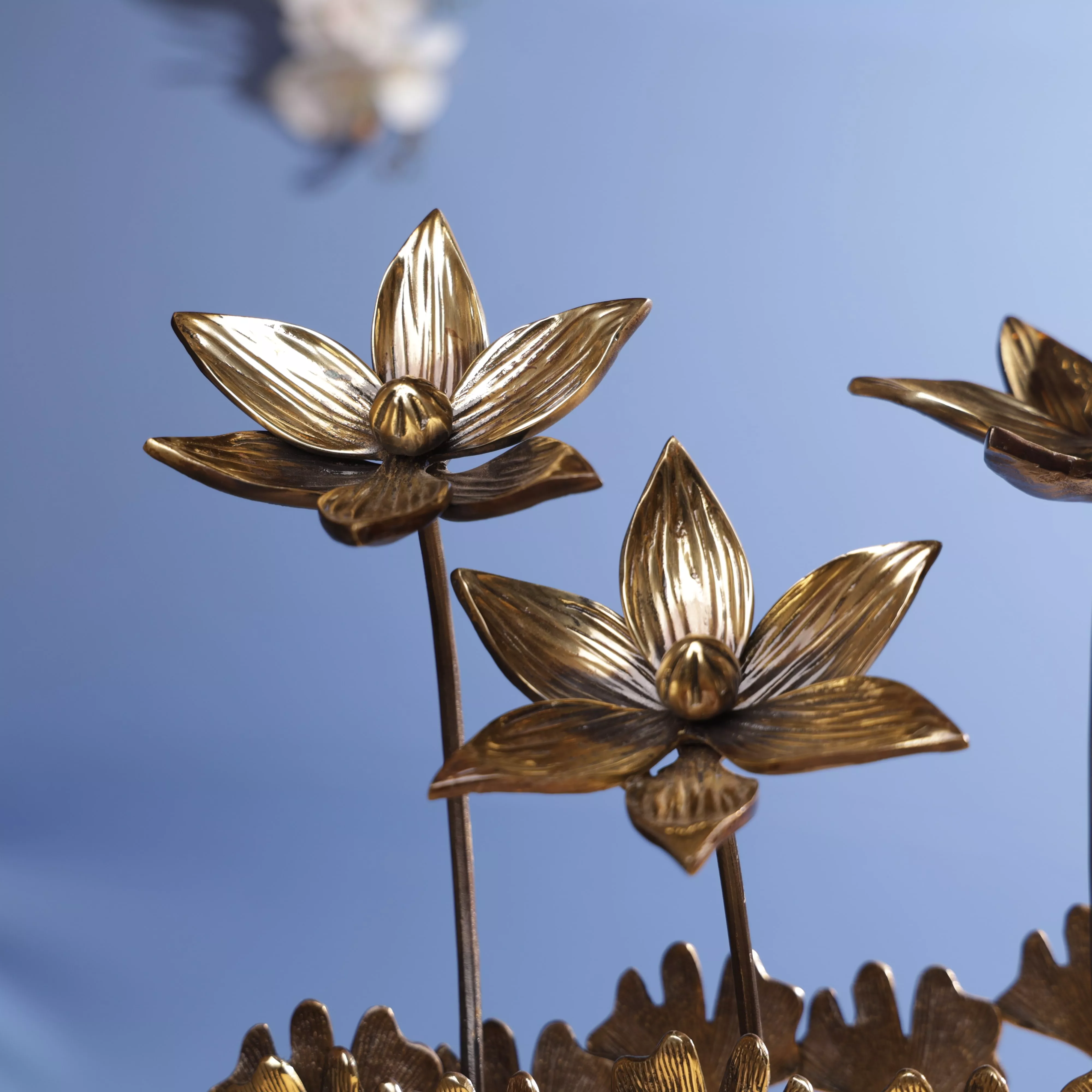 Antique Finish Brass Lotus Flowers Bouqet Oval Table Decor - Image 4