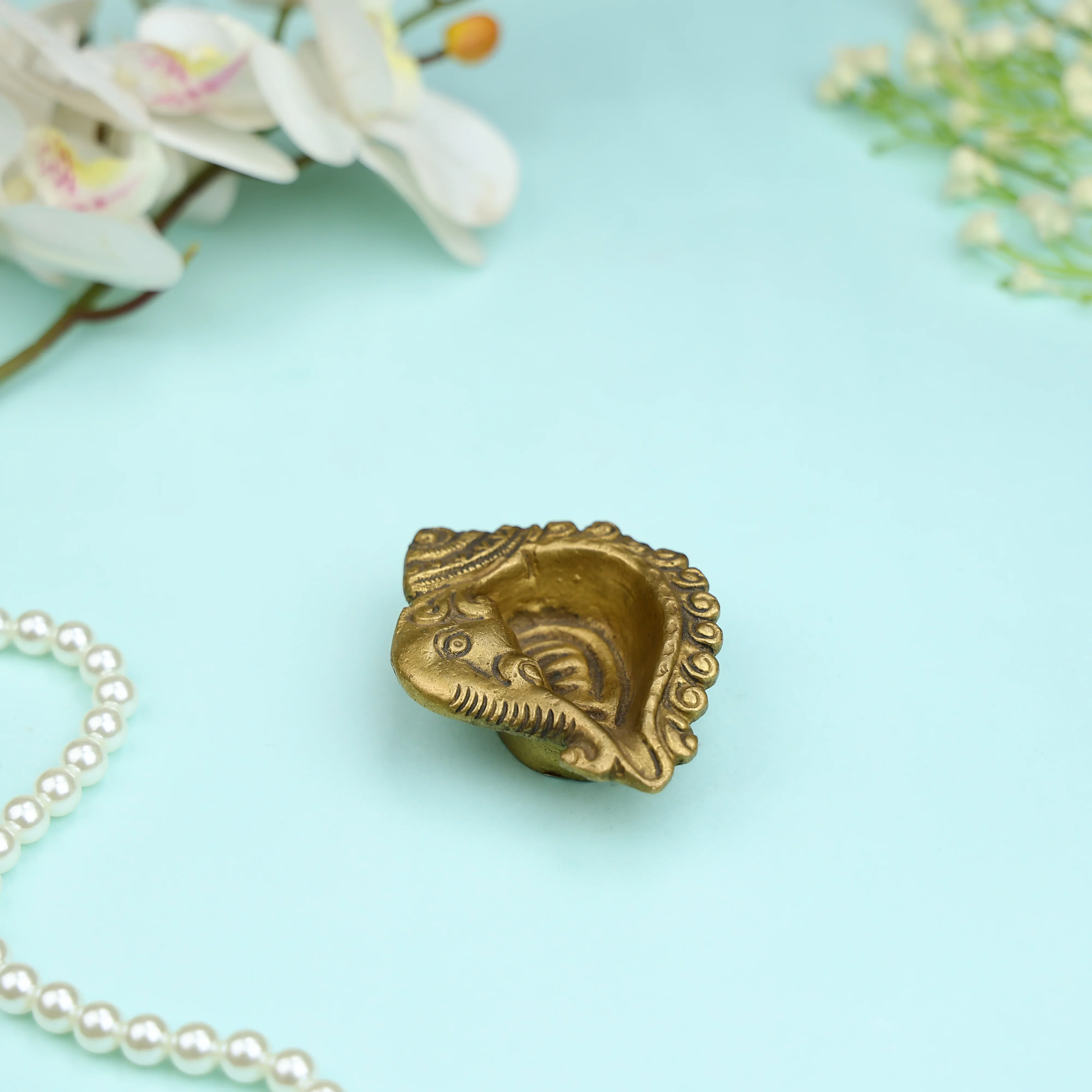 3" Brass Lord Ganesha Shankh Shaped Diya