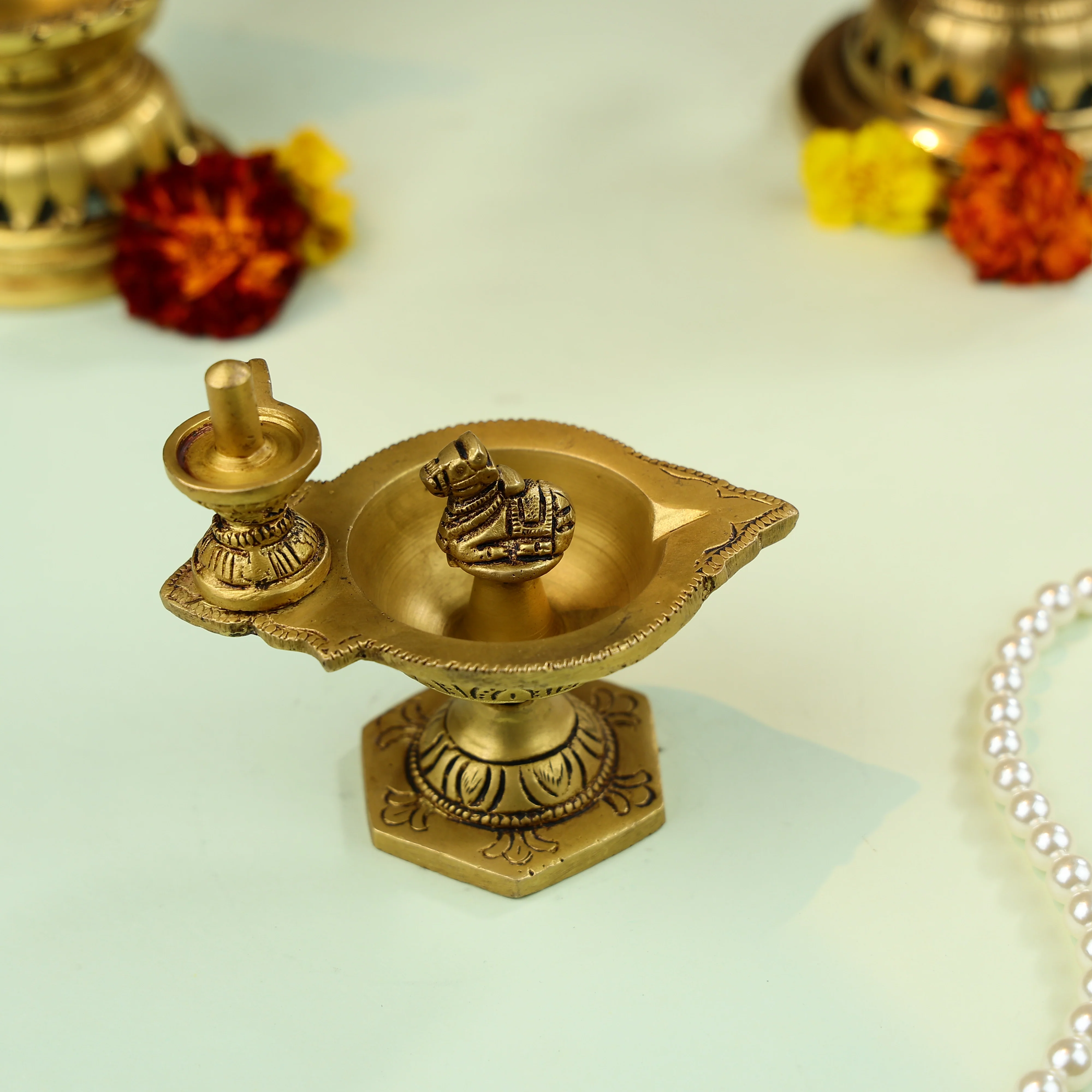4" Hastha Kalalu Brass Nandi Shivling Diya