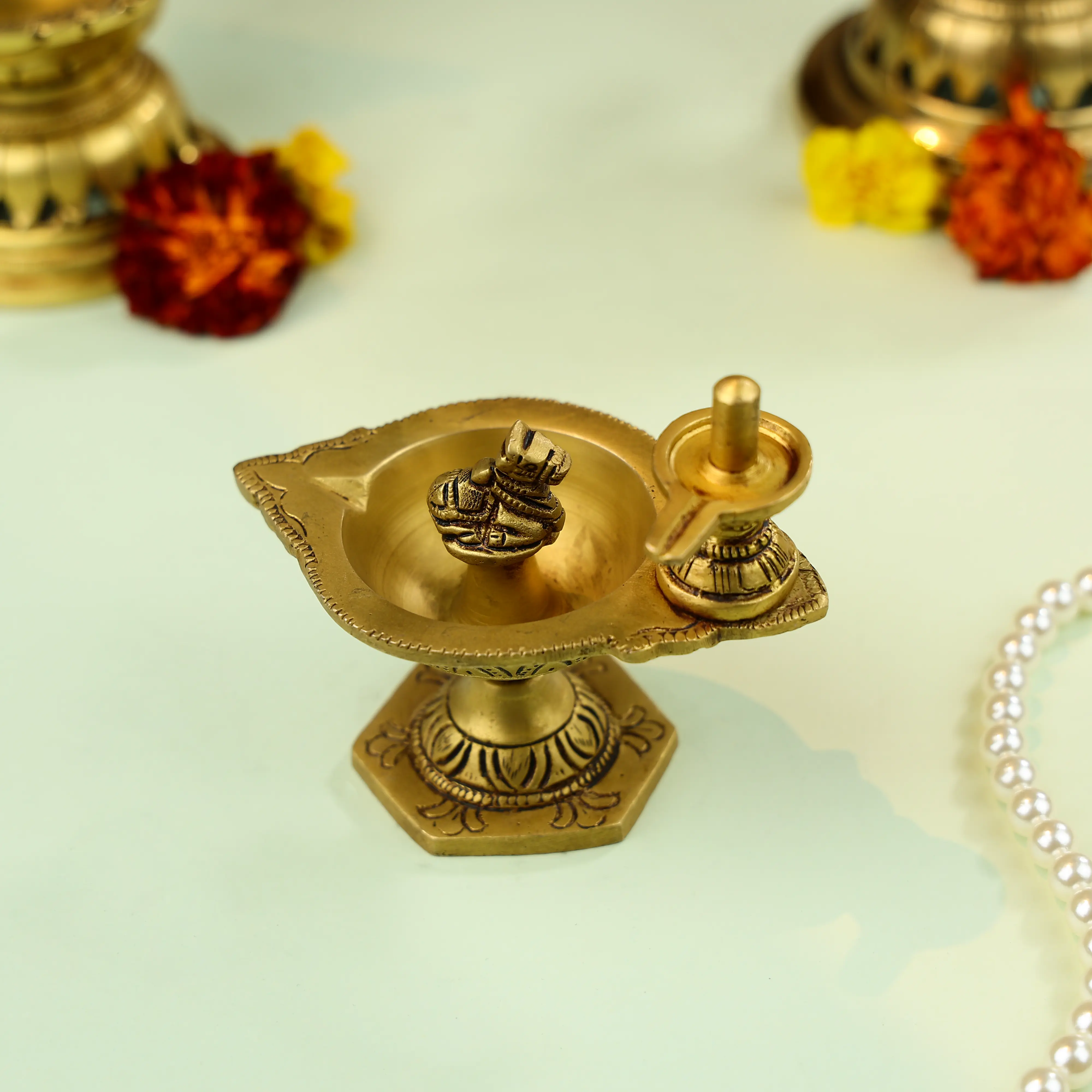 4" Hastha Kalalu Brass Nandi Shivling Diya - Image 3